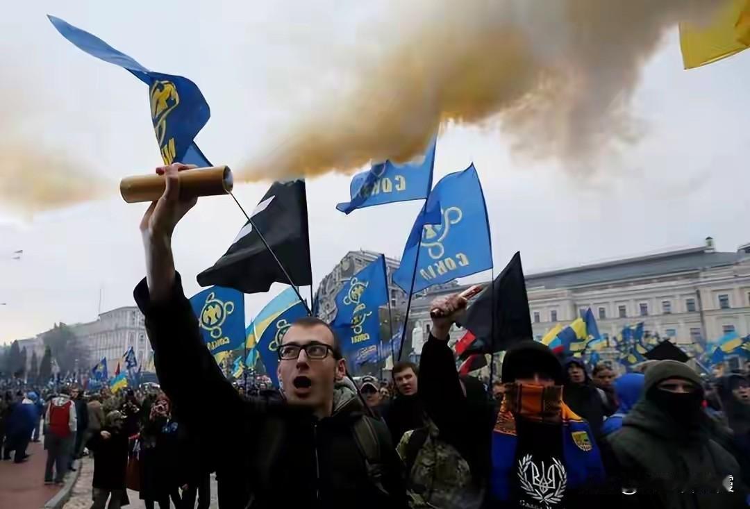 俄乌迎来大结局，泽连斯基没想到，为了停战，乌人民会这么积极