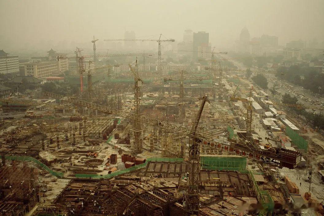 东方新天地的崛起，东单头条、二条和三条南侧，几乎所有建筑的消失。东单三条以南，留