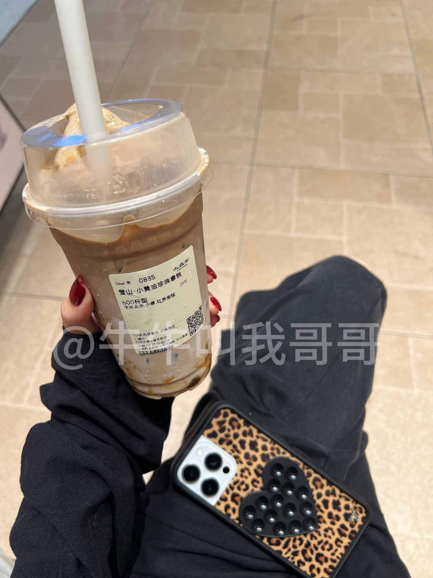 妈呀 这个新品太喜欢了 好喝！[捂嘴哭]但我就只喝了一口 但一口封神 ​​​