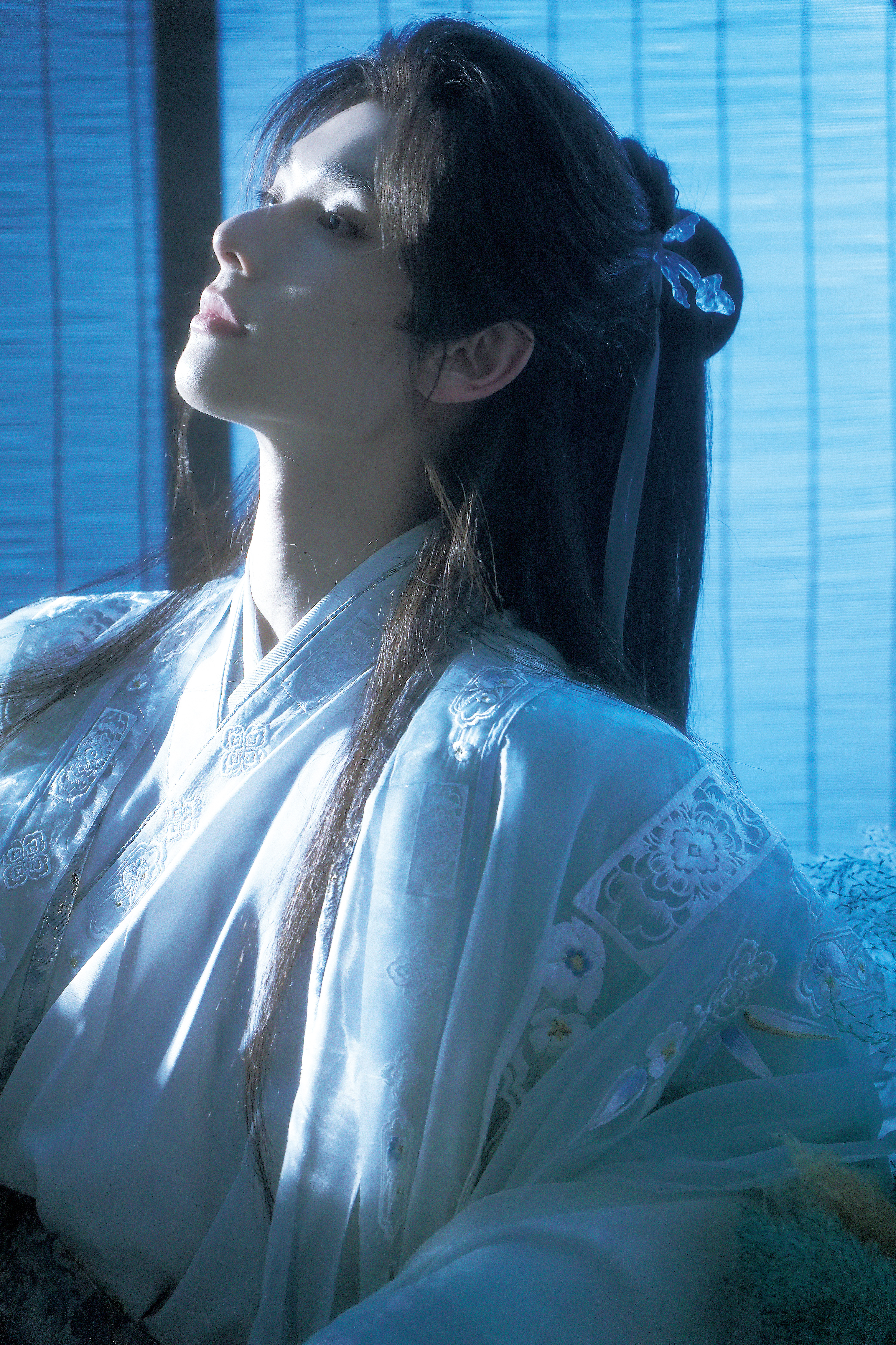  这组古风写真 简直是从水墨画中走出的古风少年，突然感觉高卿尘这个名字古风感更具