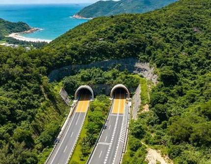 等了5年的隧道通车，大鹏就不堵了吗？