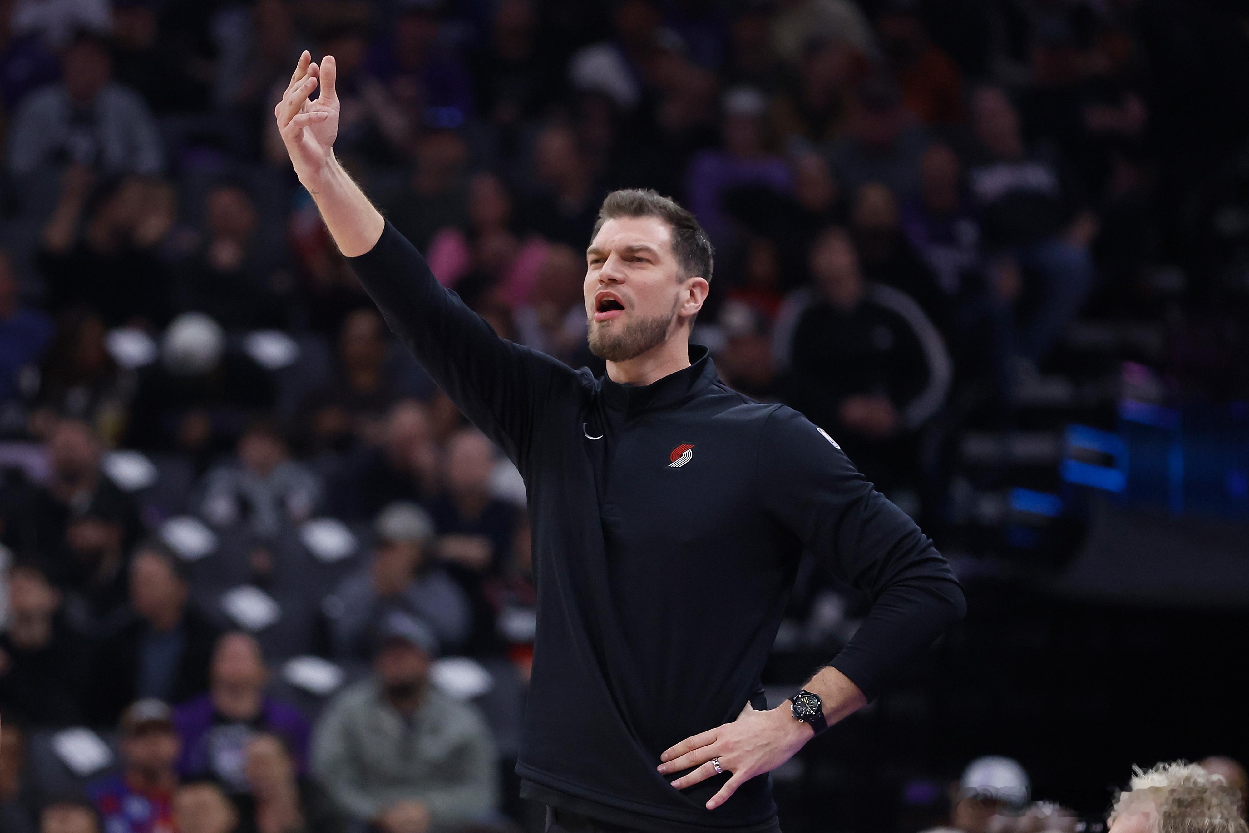 快船vs开拓者  杨瀚森垃圾时间未得出场机会 开拓者又白干一场 这么打对开拓者主