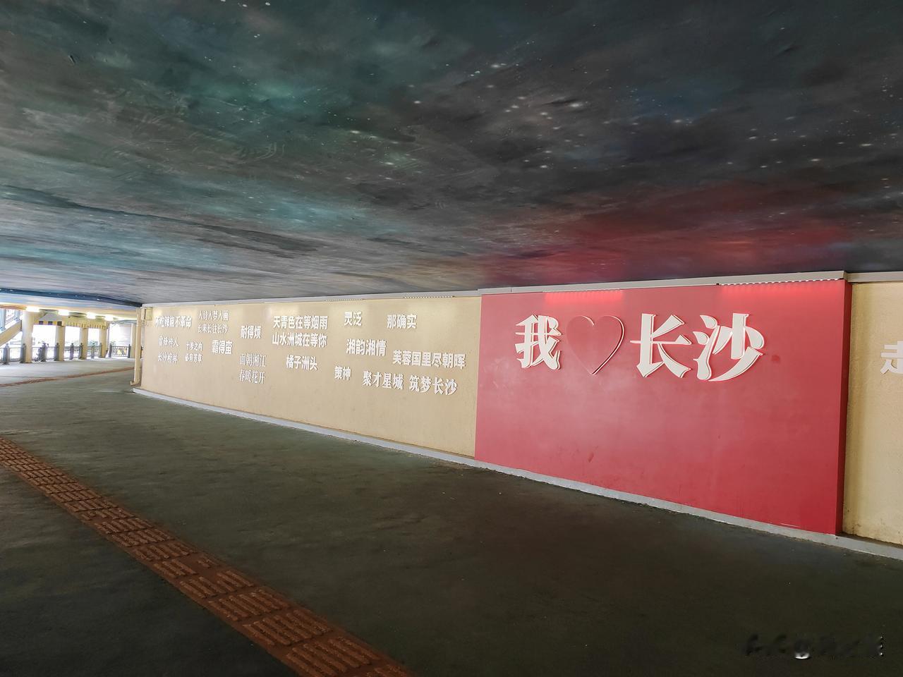 老照片 一张老照片，就是一段活的历史！

它从不说谎，不掺假，忠实地定格每一个瞬