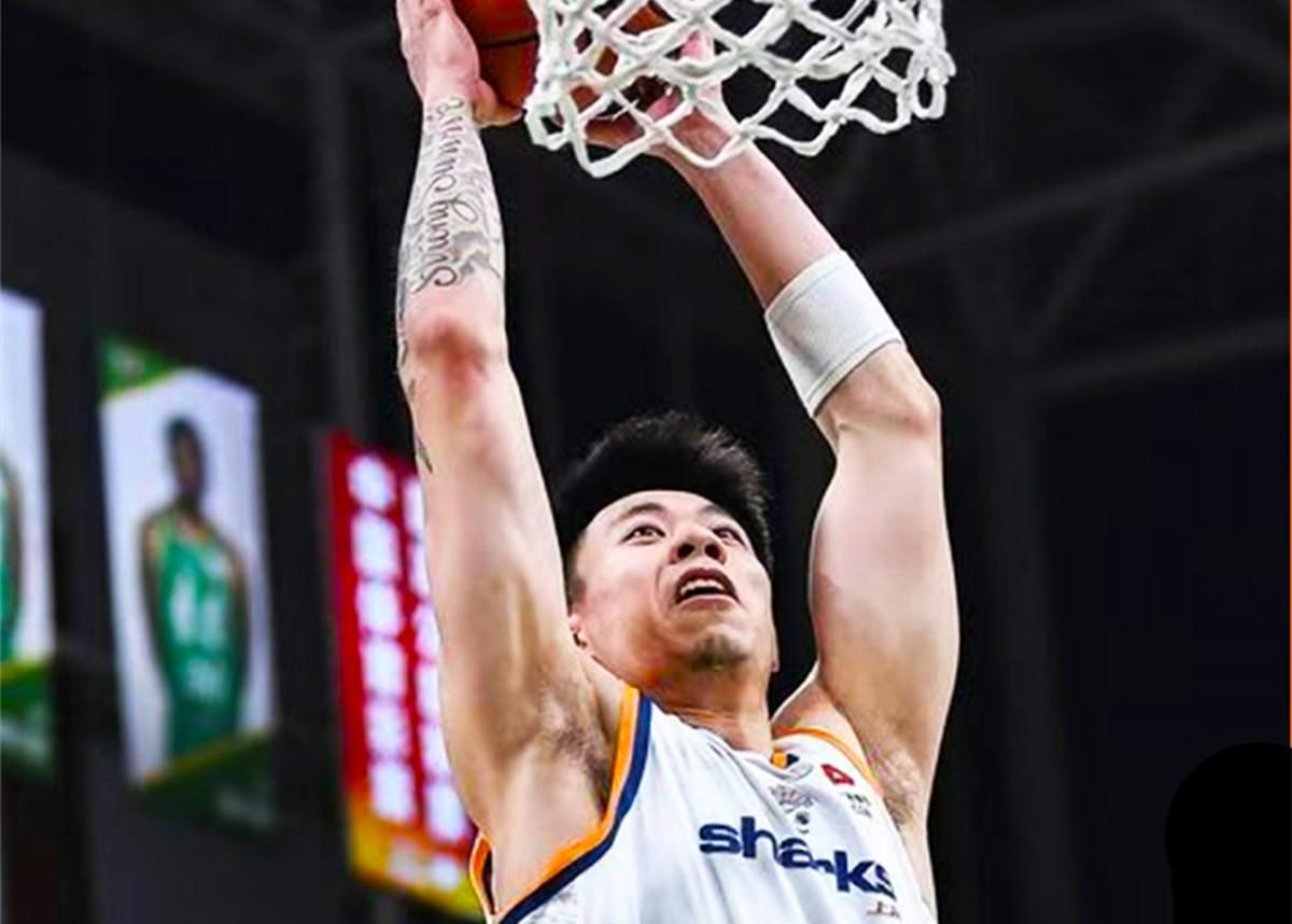 张镇麟，一打广东就“来劲”
北京时间2月3日，上海上半场战罢51-30领先广东2