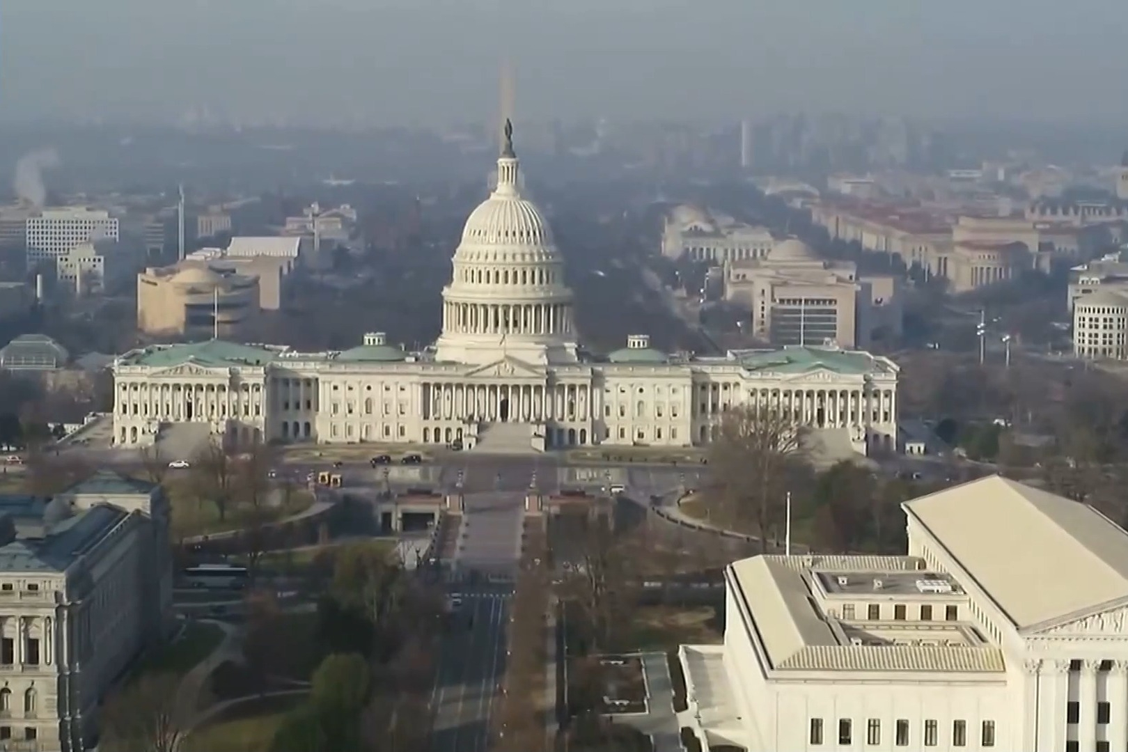 #特朗普对与伊朗有贸易往来国家征关税#【特朗普签署行政命令，对与伊朗有贸易往来的