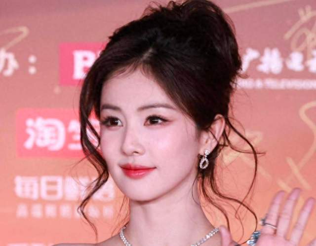 白鹿出席活动只敬酒不喝，这才是高情商自保