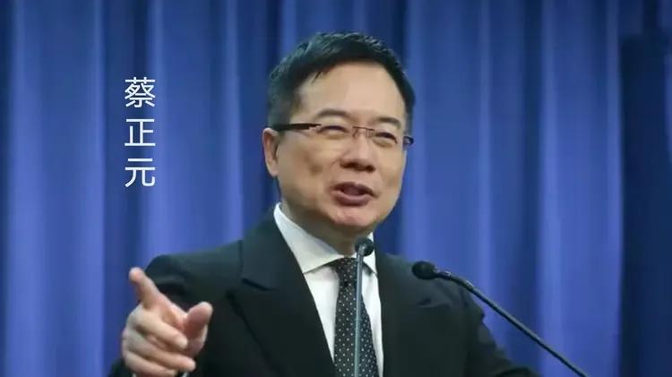 福建舰进行了首次海试，台海对岸议论纷纷：这航母怕是要针对我们吧?

台湾省名嘴蔡