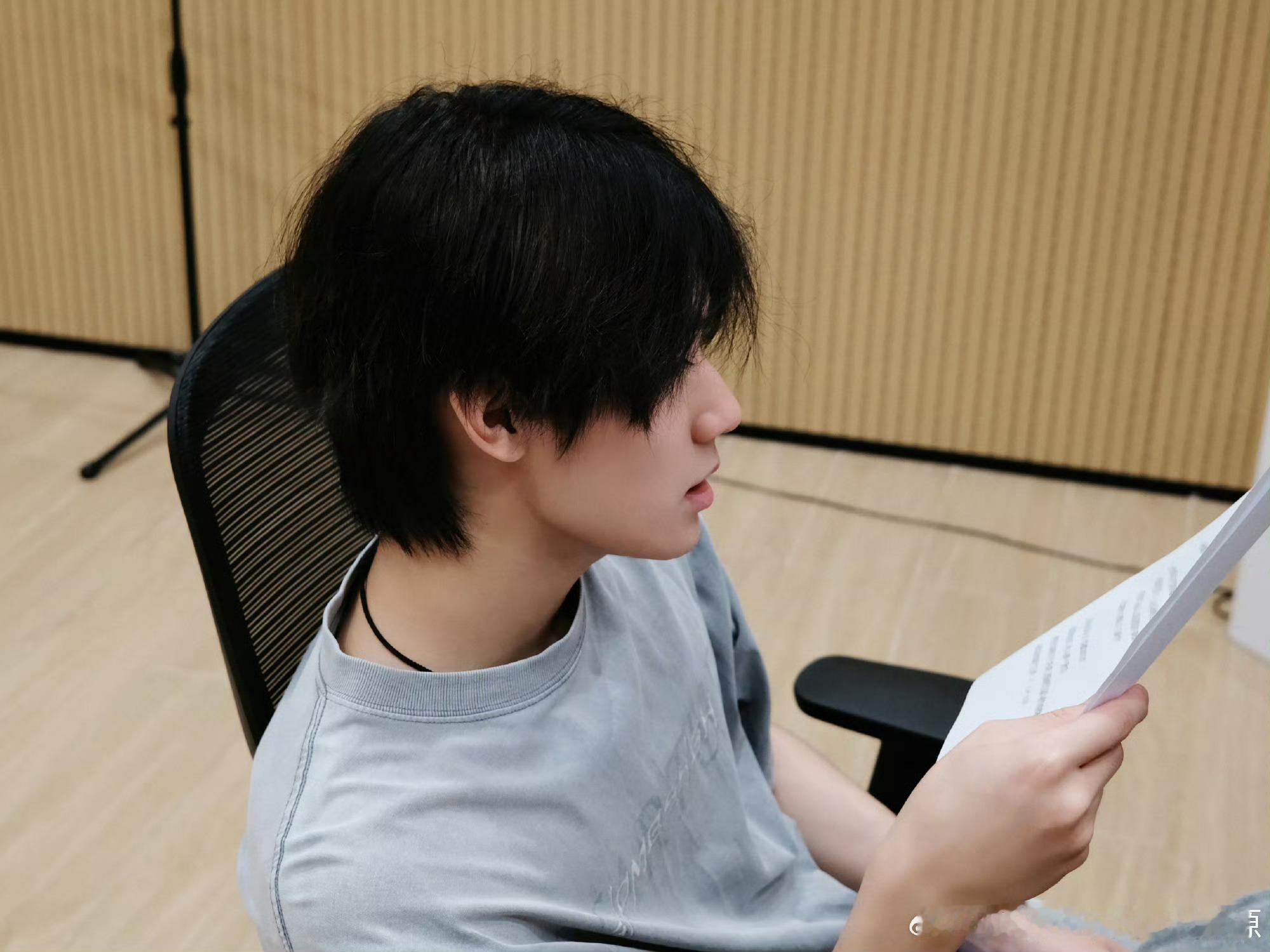 是谁还不知道张真源要出EP了💿磁性音色live之神，即将带着新歌声走进你心房?