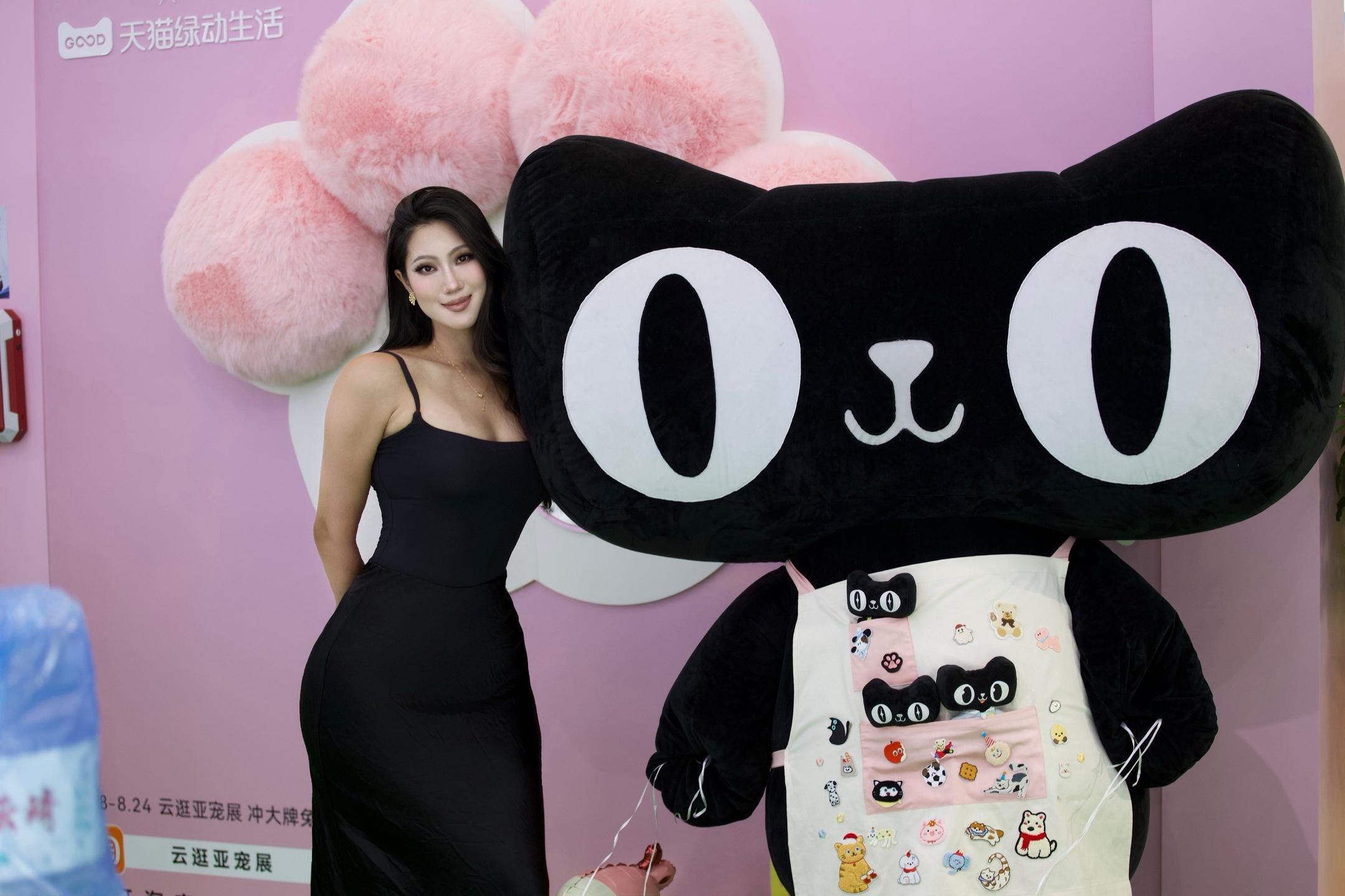 天猫啦好可爱。