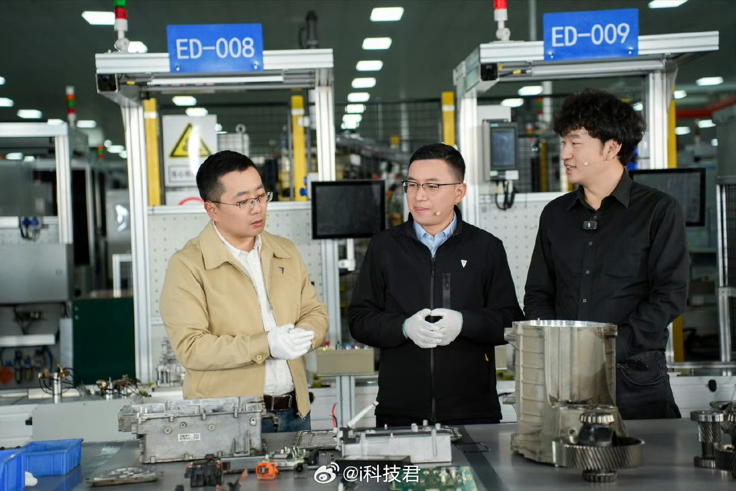 深蓝董事长拆解50万公里电驱深蓝董事长亲自拆解行驶超50万公里的电驱，核心部件磨