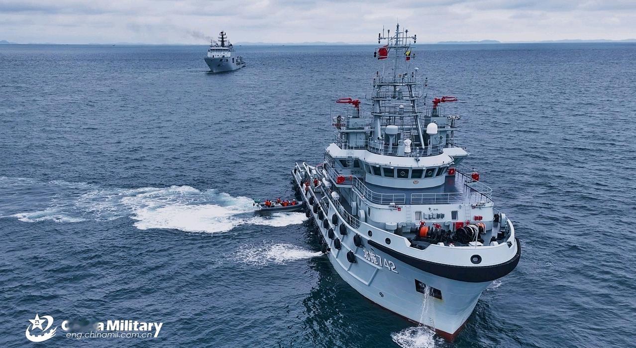 勤务舰船好图

新型打捞救生船840明镜湖船等

烽火问鼎计划中国海军 ​​​