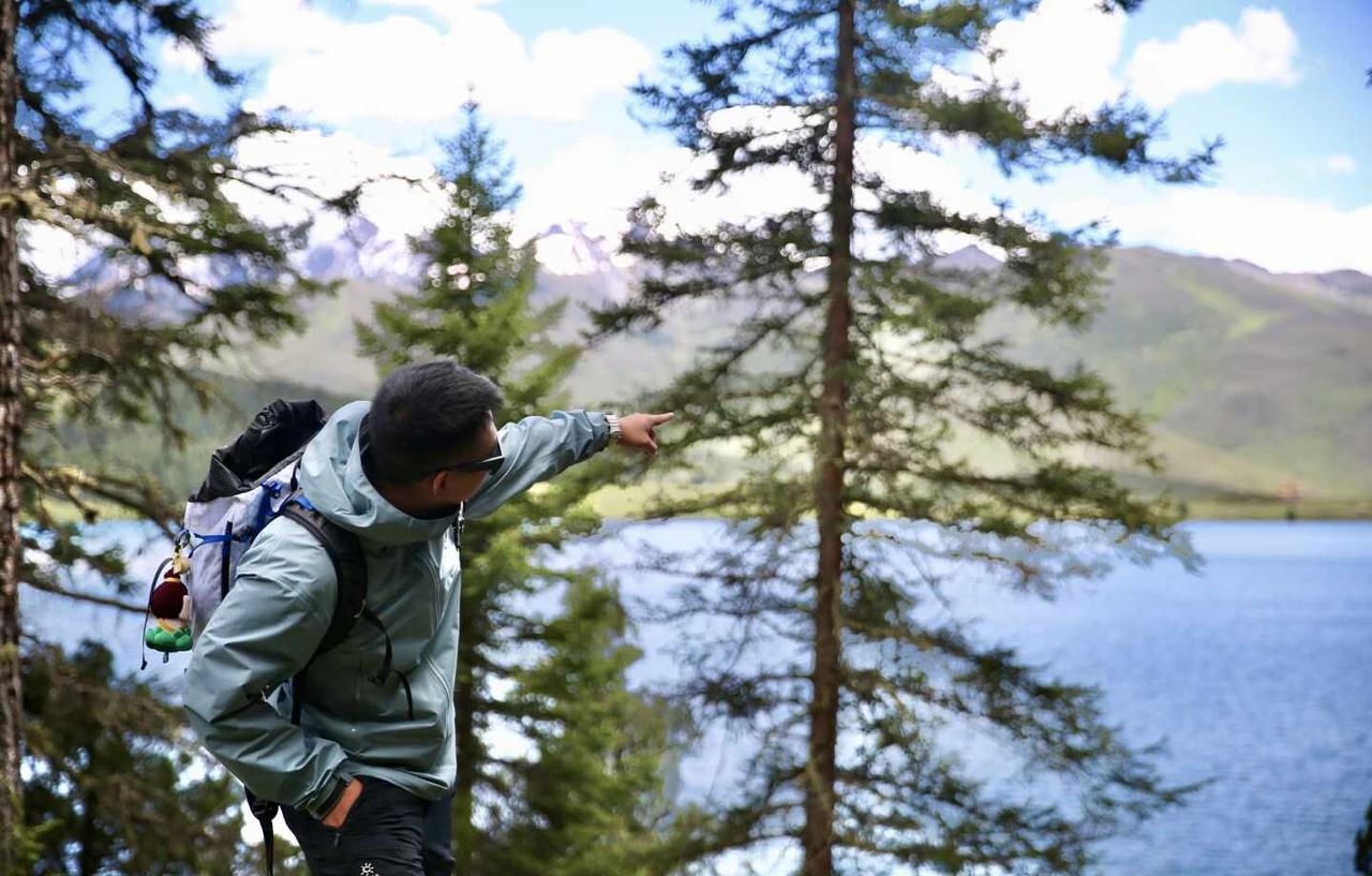 措普沟→ 人生是旷野 🏔️🏃‍♂️
人生旅途中的美景 户外是我的片场 川西旅