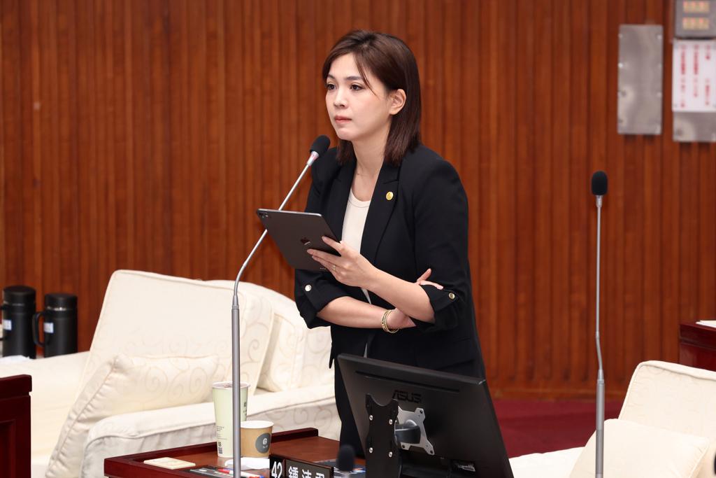 喊话民进党“不用把我当刀使”！钟沛君赞蒋万安：2026年台北市长最佳人选
北市某