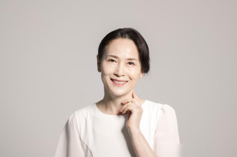 我一个朋友，因她一连生两个女孩，丈夫和她离婚了。不久，前夫再婚。没想到前夫的第二