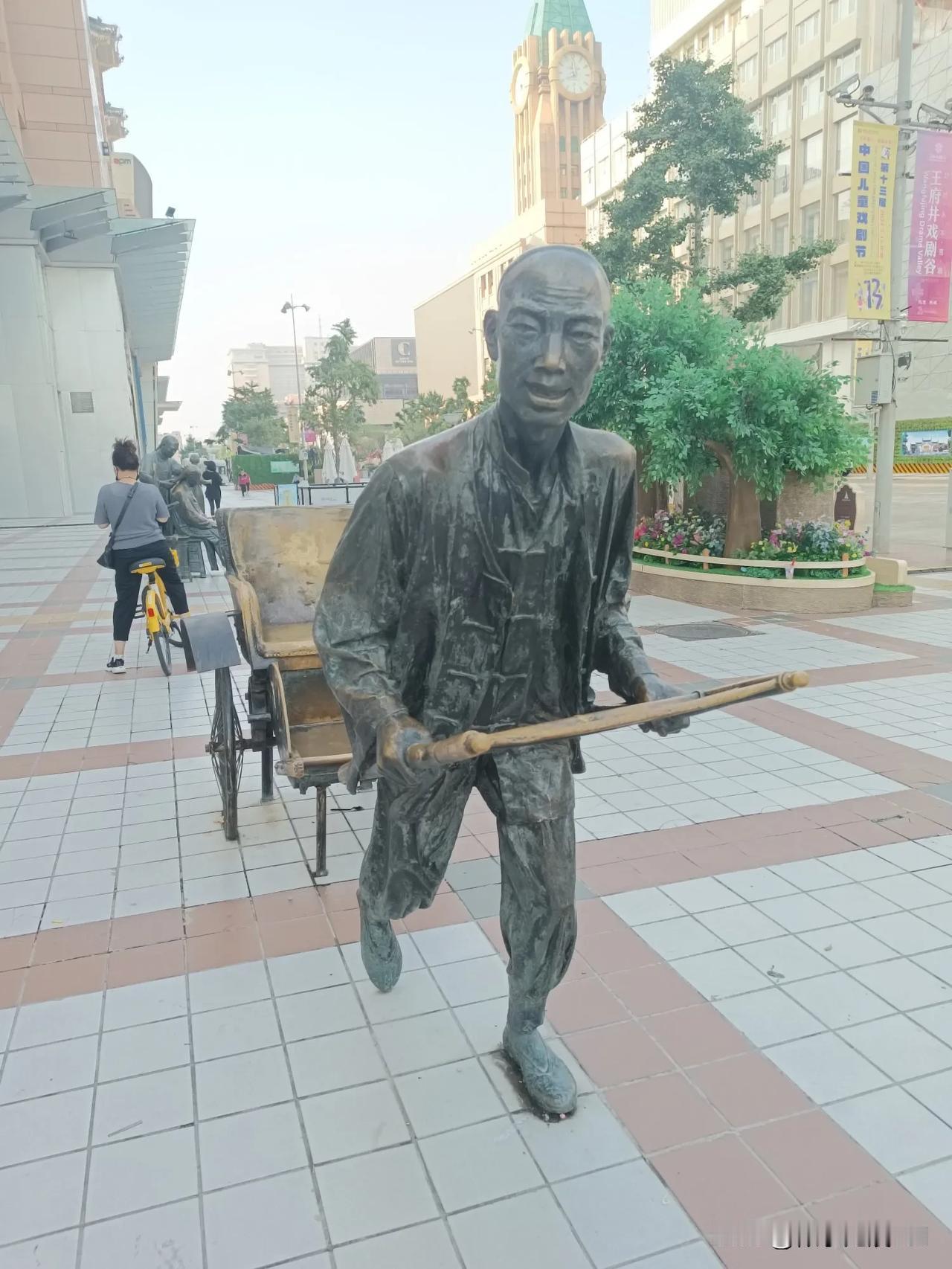 #给自己一句爱自己的话,你会说什么#
让花成花、让树成树

世界上有两个我。
一