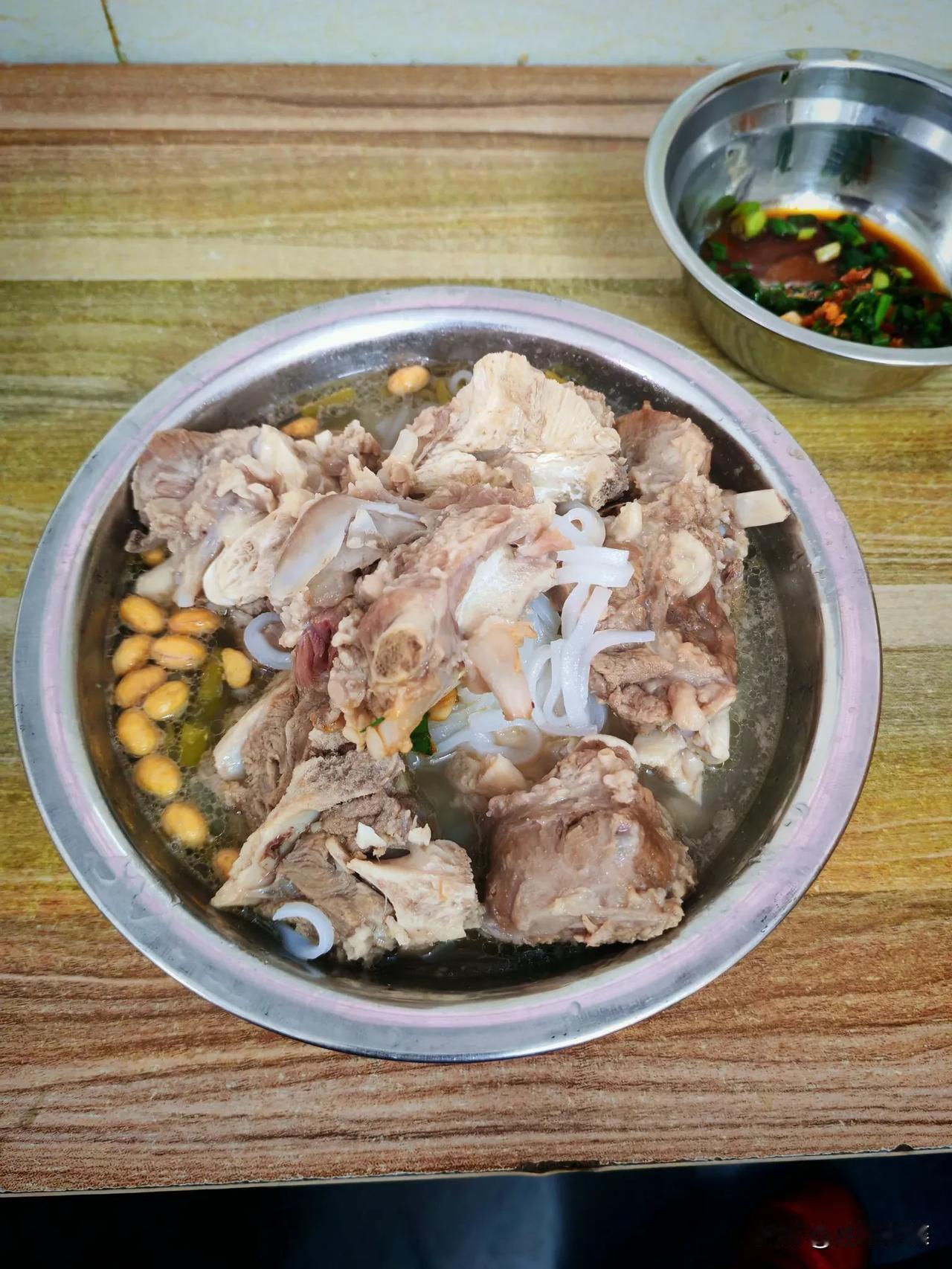 早起干活去了