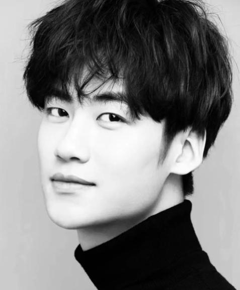 青年演员心梗离世，连续工作身体吃不消，年轻不该过度消耗！

如今，随着越来越多的