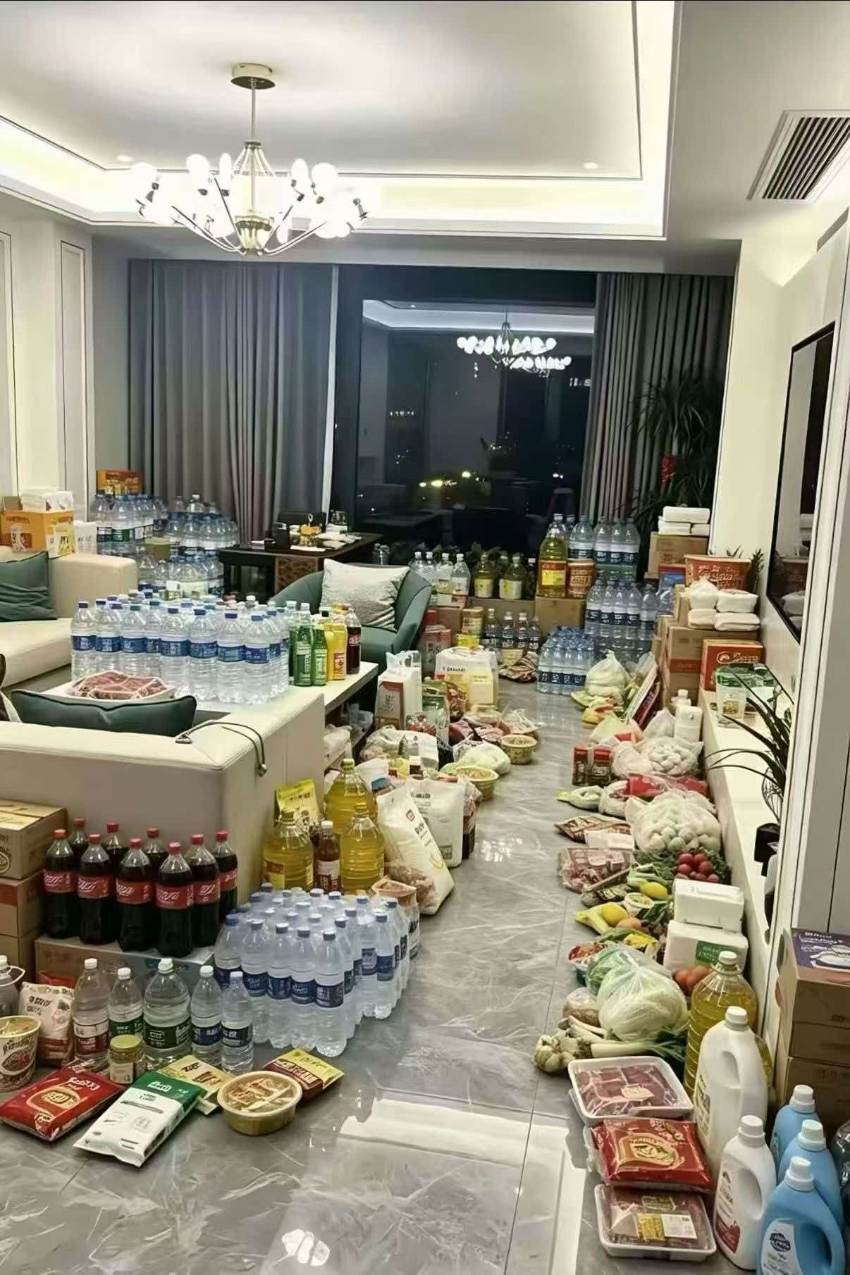怎么别人能屯这么多吃的…我一个人在杭州我老婆跟我说冰箱还有几颗鸡蛋应该够我度过这