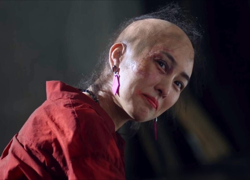 女人查出癌症，全网却拍手叫好喊报应，马苏这次彻底撕开了体面。

这说的是她新剧里