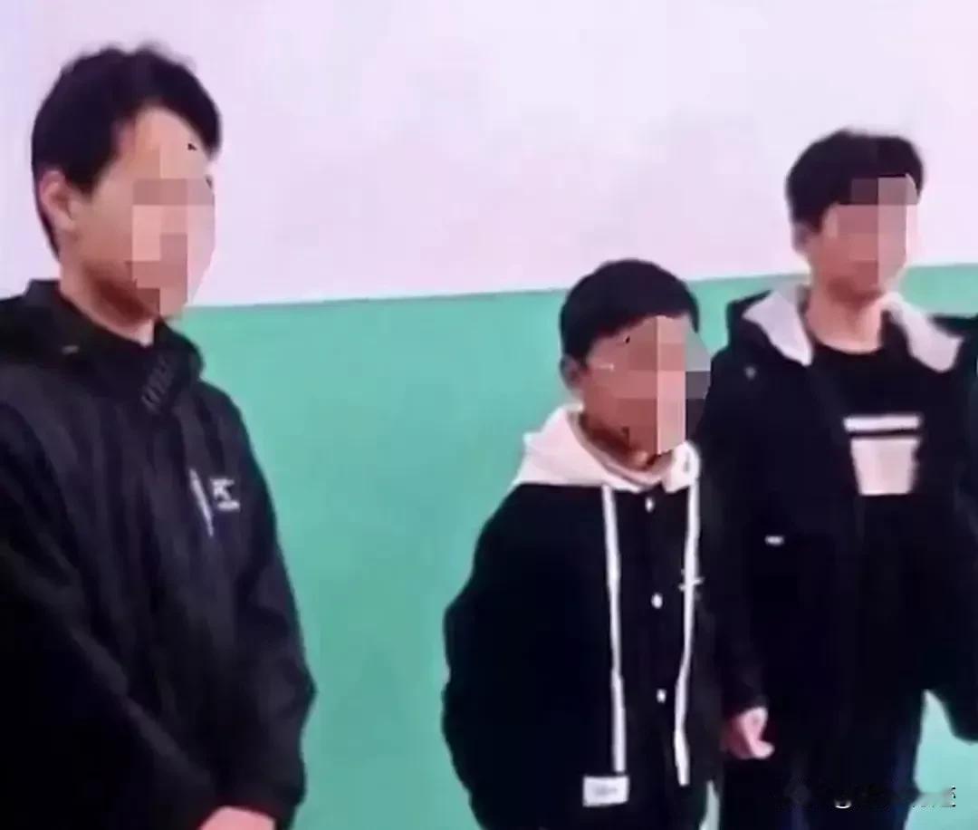 我现在知道，为什么要把他们的脸遮住了？因为怕大家看到了心里害怕。
我只是看到他们