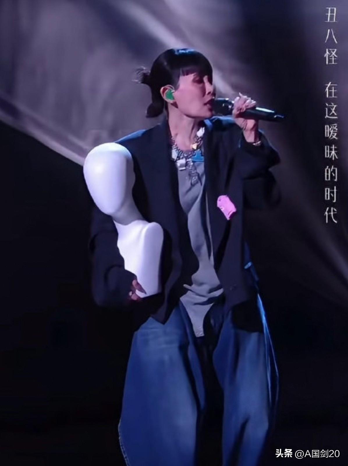 舆论理性是信息时代的必修课
近日，《歌手2026》节目相关的选曲争议事件在网络引
