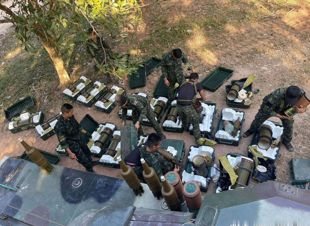 “啊，是我搞错了。我在泰国这边听到一个传闻，说 VT‑4 使用的弹药穿深比堡垒（