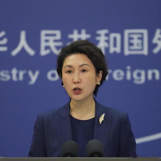 《美国实施先进机器人进口限制，外交部强势回应，背后释放的信号不简单》当地时间7月