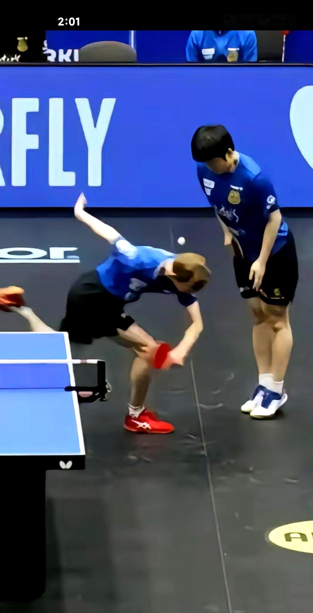 樊振东2-0领先，决胜局竟只拿1分，被19岁小将温瑞博掀翻！你是不是也觉得他老了