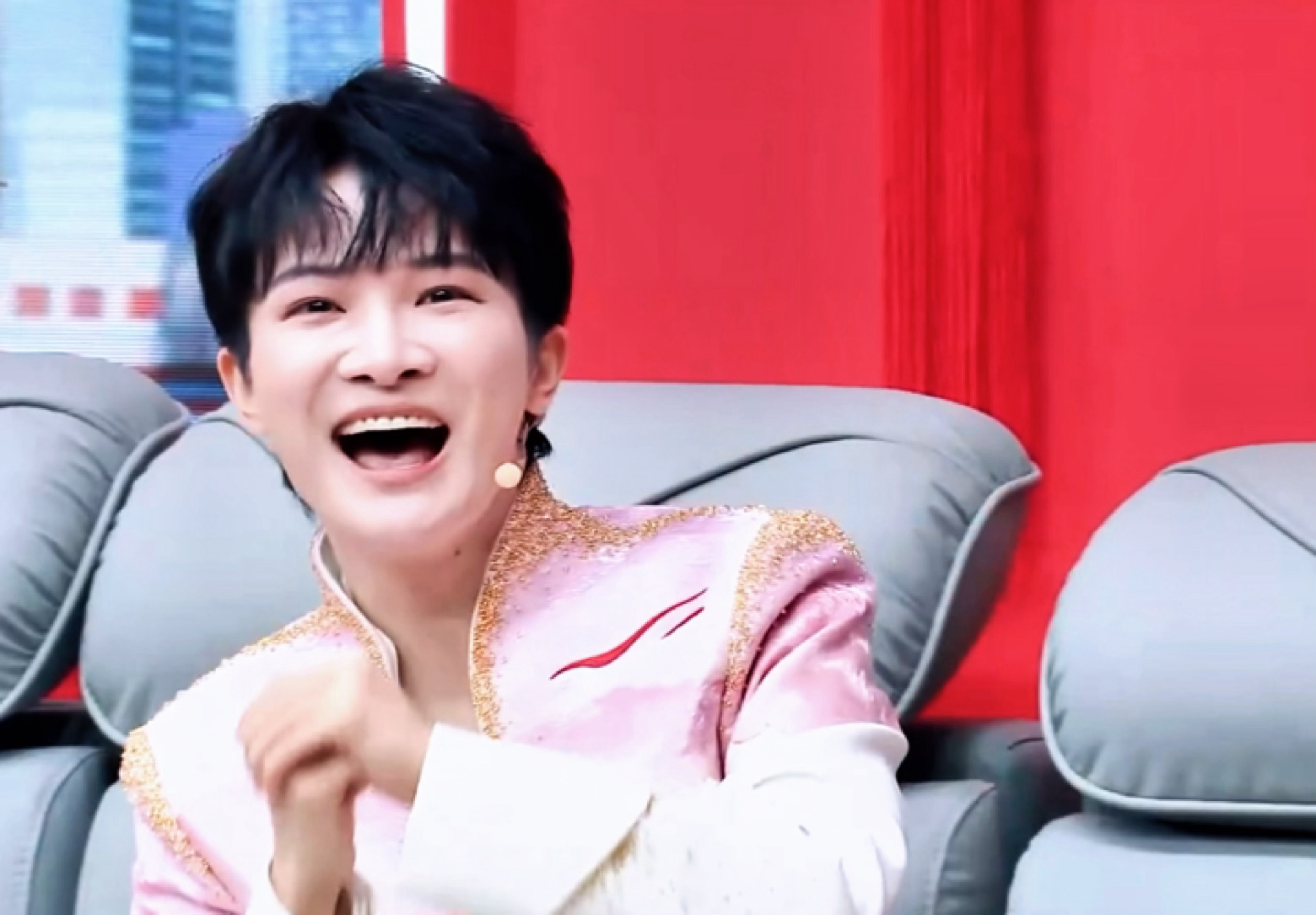 哎呀新年前一天听周深说祝福唱好运来和恭喜发财真是惬意啊😌下一站春晚