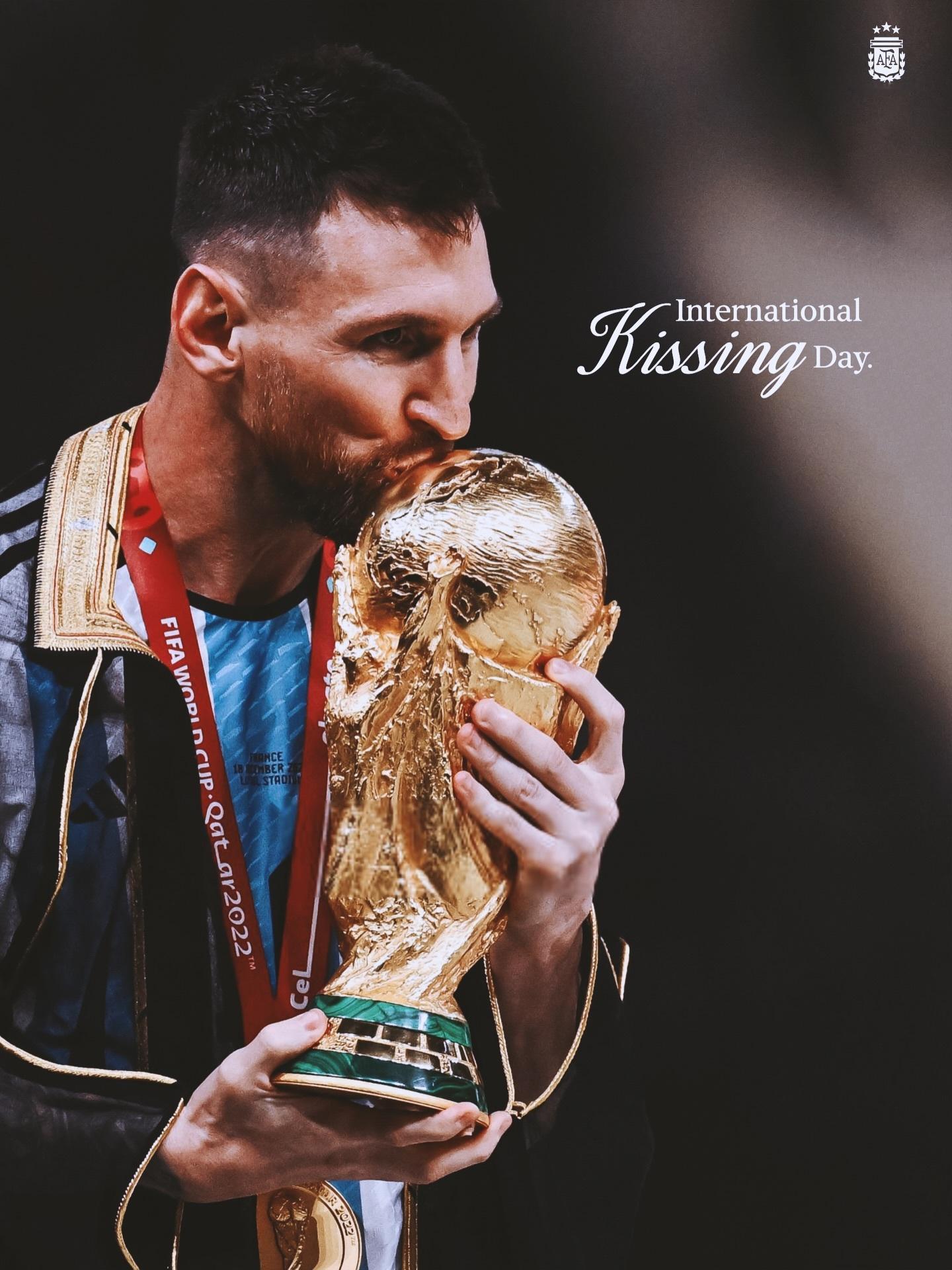 国际亲亲日😘梅西