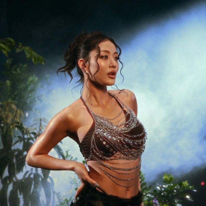 JIHYO 【朴志效JIHYO表达西班牙语作品及合作意向】近期，TWICE成员朴