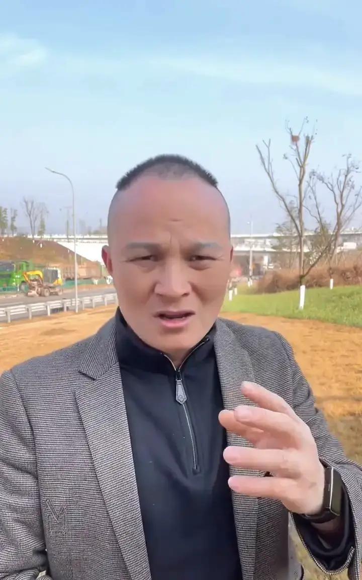 折腾了这么久，重庆奉节那个火得一塌糊涂的索图大舞台，这两天终究还是被平台给掐了