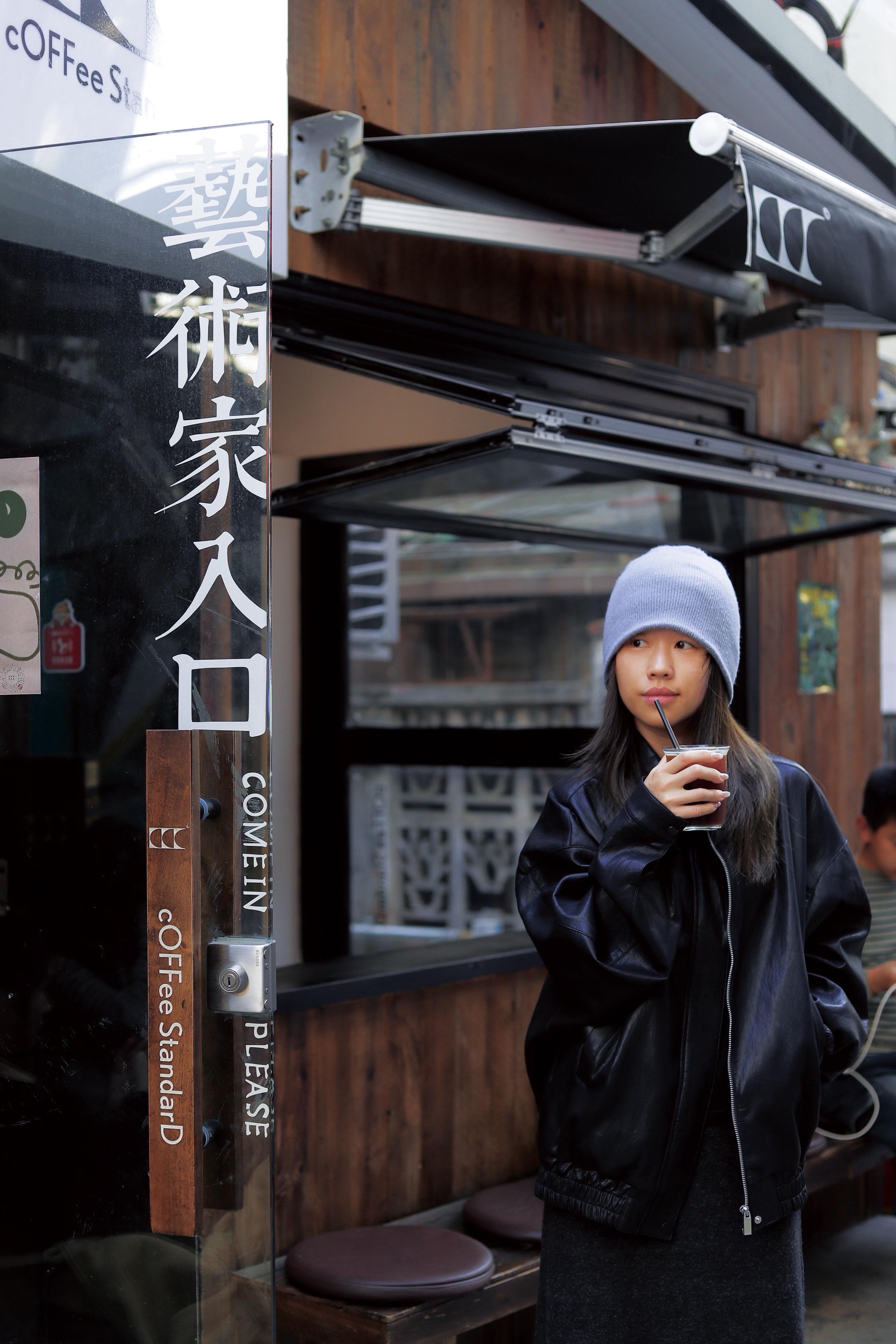 广州街头的日式黑胶咖啡木屋。cOFFee StandarD 啡标准 老...