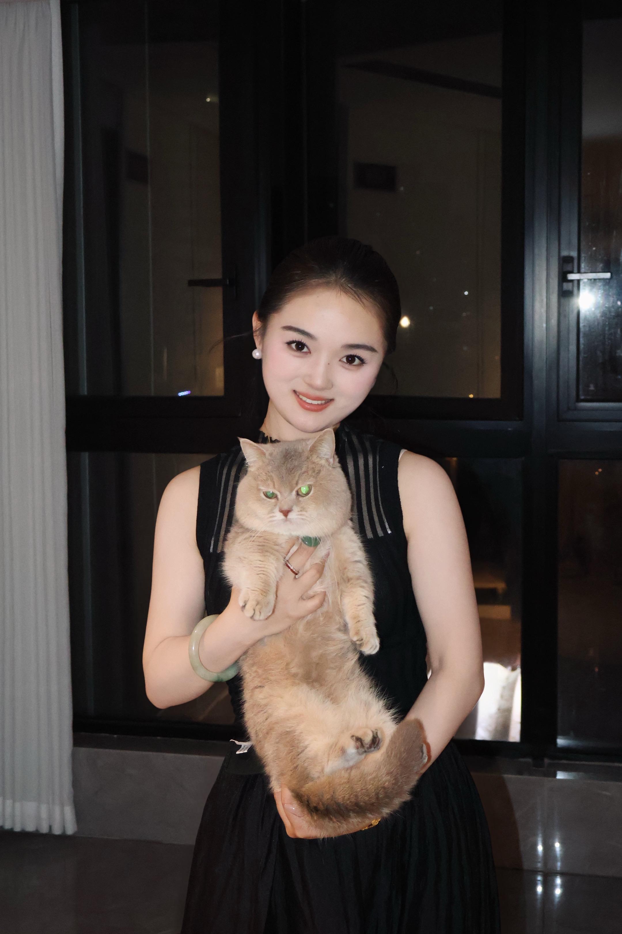这个世界没有岸，只有越来越会游泳的自己.