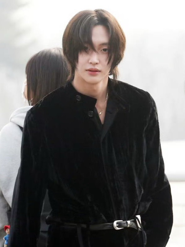 看来宁艺卓已经flop到朴元彬家都不愿意给眼神的地步了