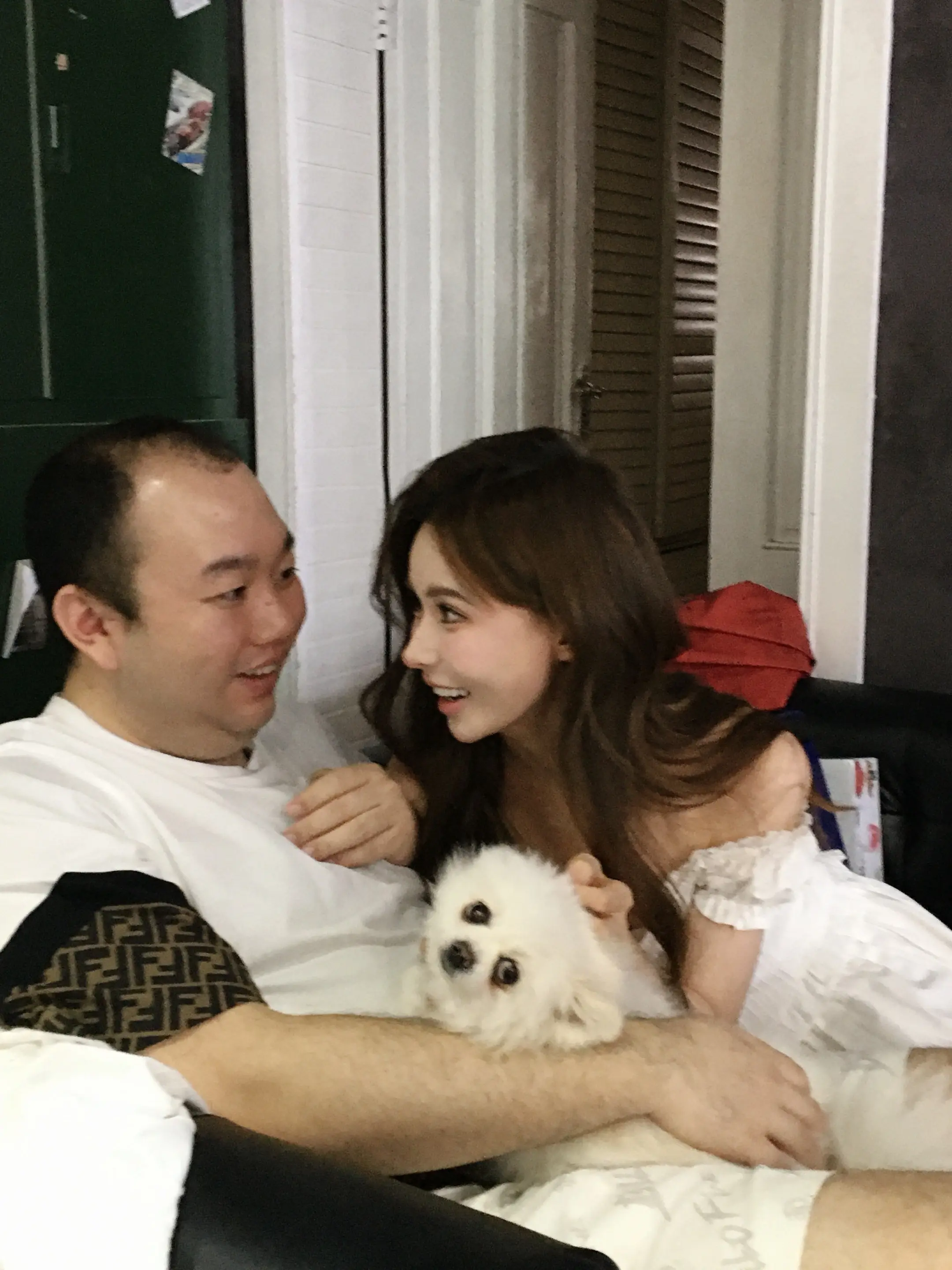 仿佛你只需静静看我一眼 就能够解读我爱你这弱点