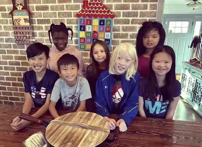 跨国收养孩子，这里面还有这么多门道，原来跨国收养对一个美国家庭来说，居然是一笔重