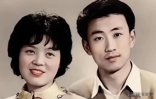 1977年，知青刘小勇考上大学。临走前夜，17岁王爱娟含泪，刘小勇制止了她：“傻