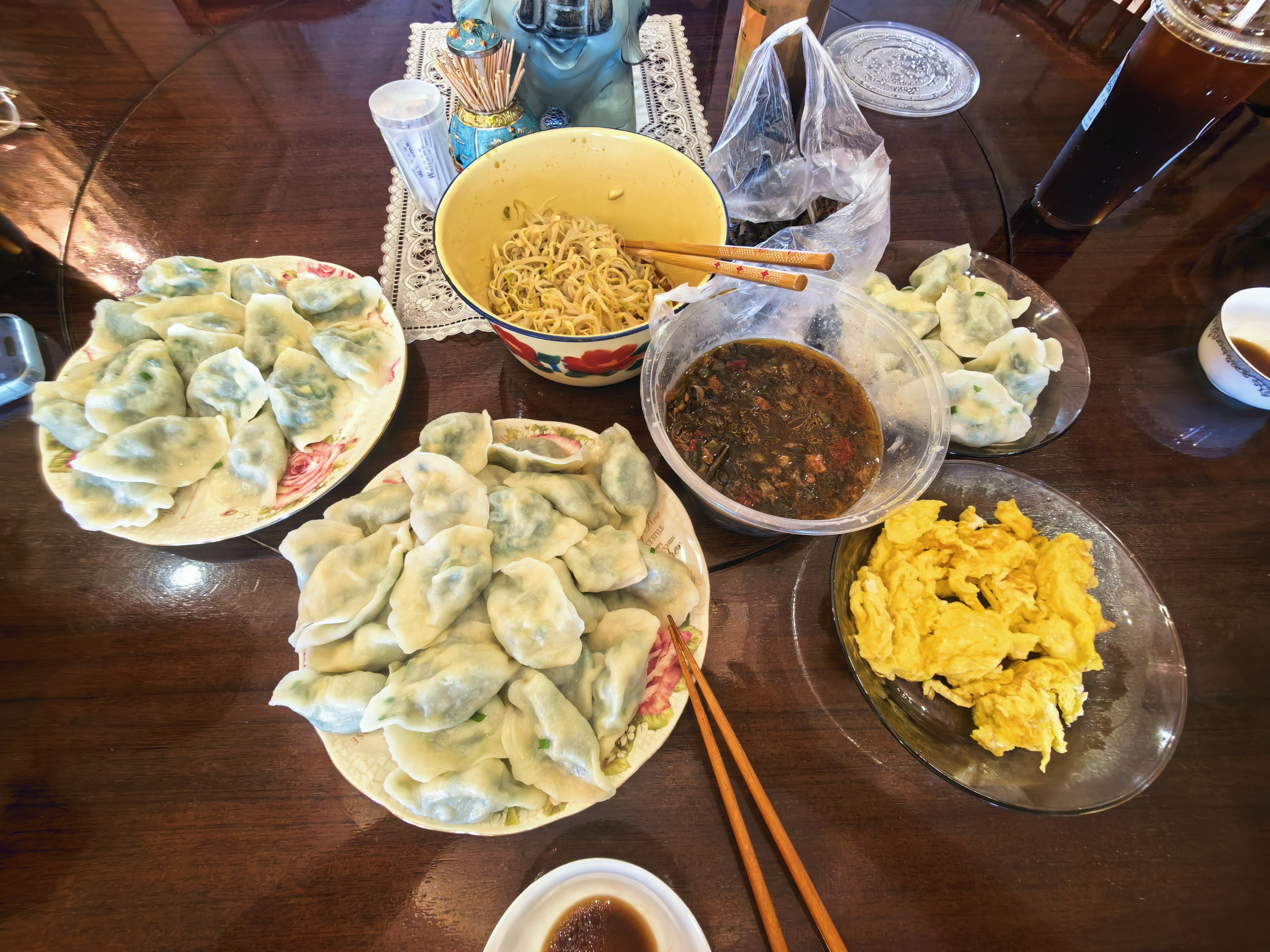 人是为了活着本身而活着，而不是为了活着之外的任何事物而活着。          