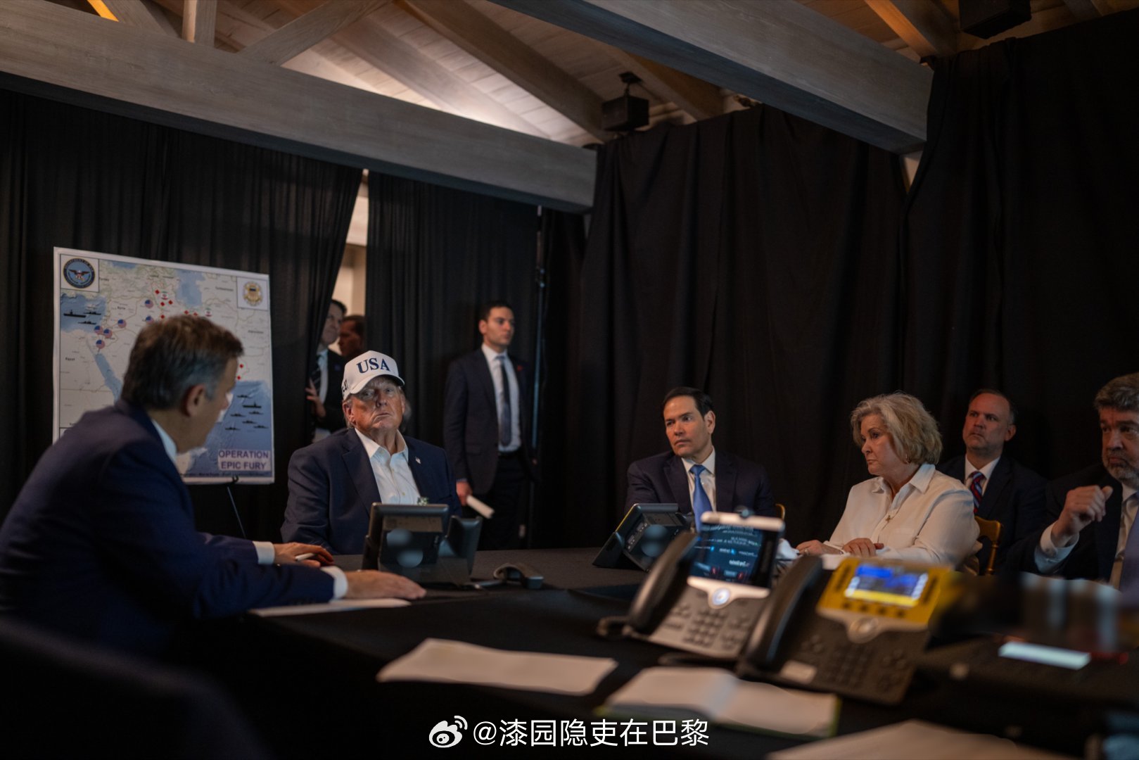 中东这场仗越打越大了 官方照片，📸 特朗普和他的团队观看对伊朗的袭击。副总统万