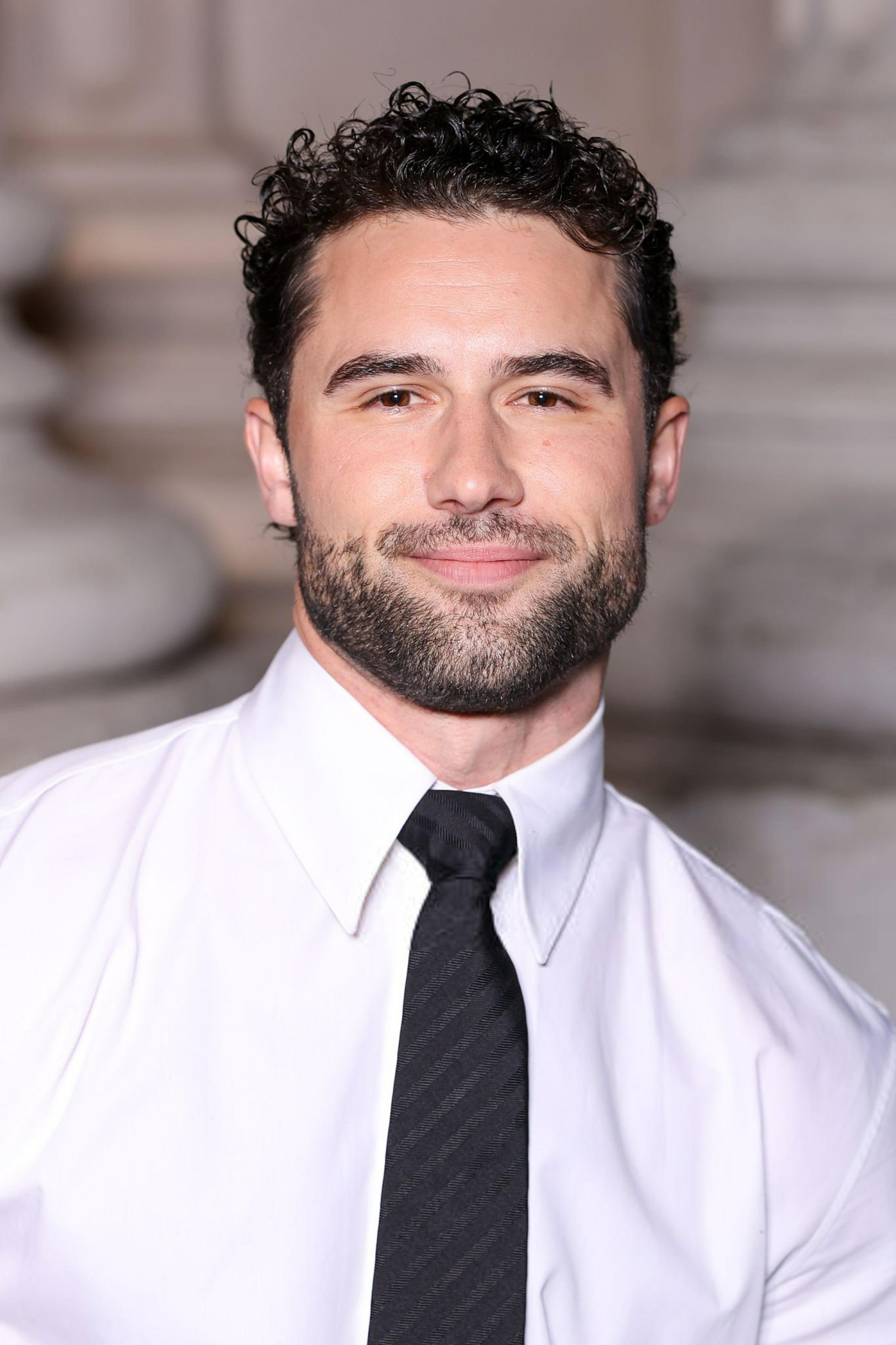 哇~~巅峰对决小可爱Robbie G.K.也来巴黎时装周看秀啦！！！