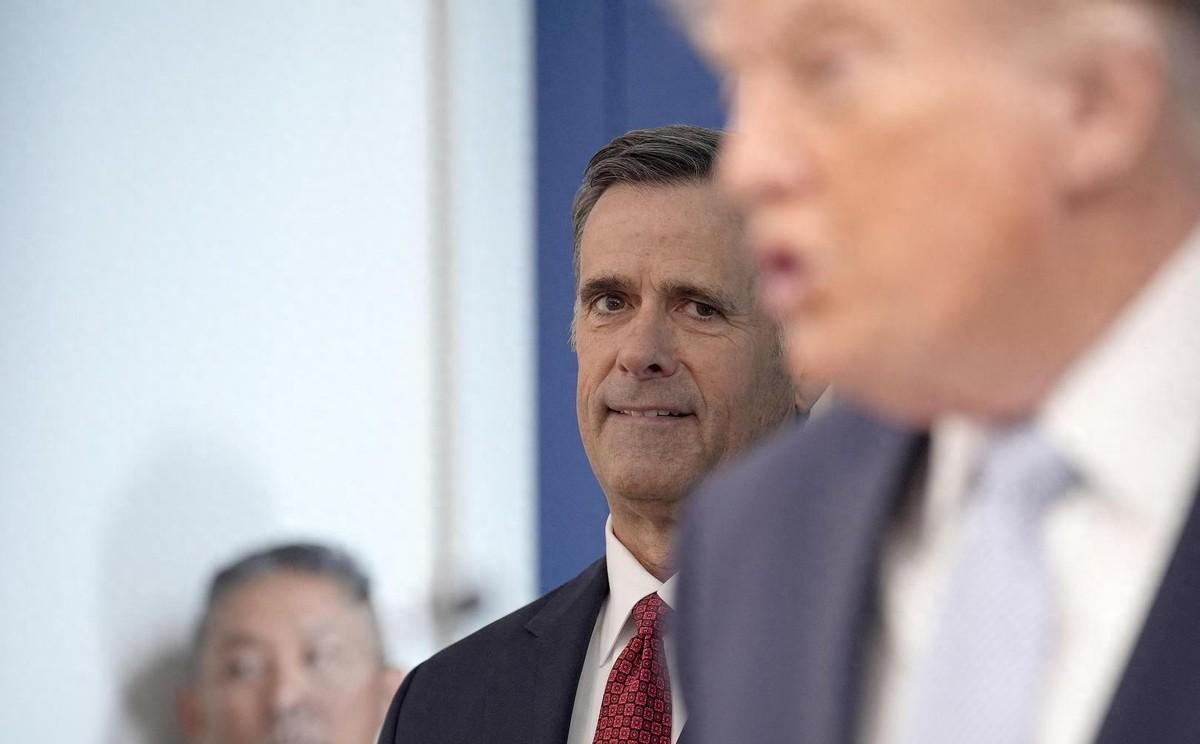 4月6日，白宫新闻发布会上，特朗普说了句让全球军事圈炸锅的话：为了救一个飞行员，