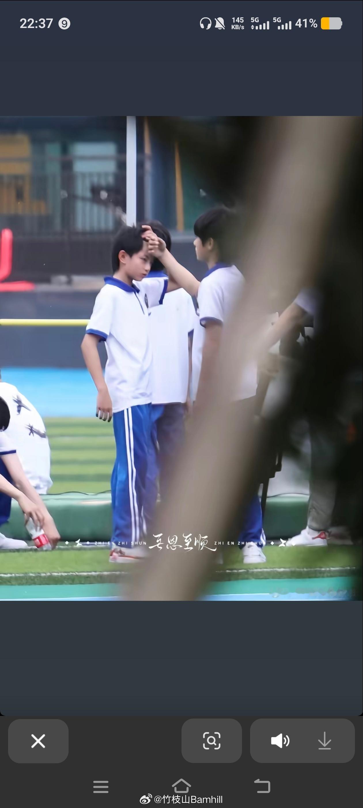 沃日…从来没见过如此清纯可爱懵逼肉嘟嘟的校服丞丞… 