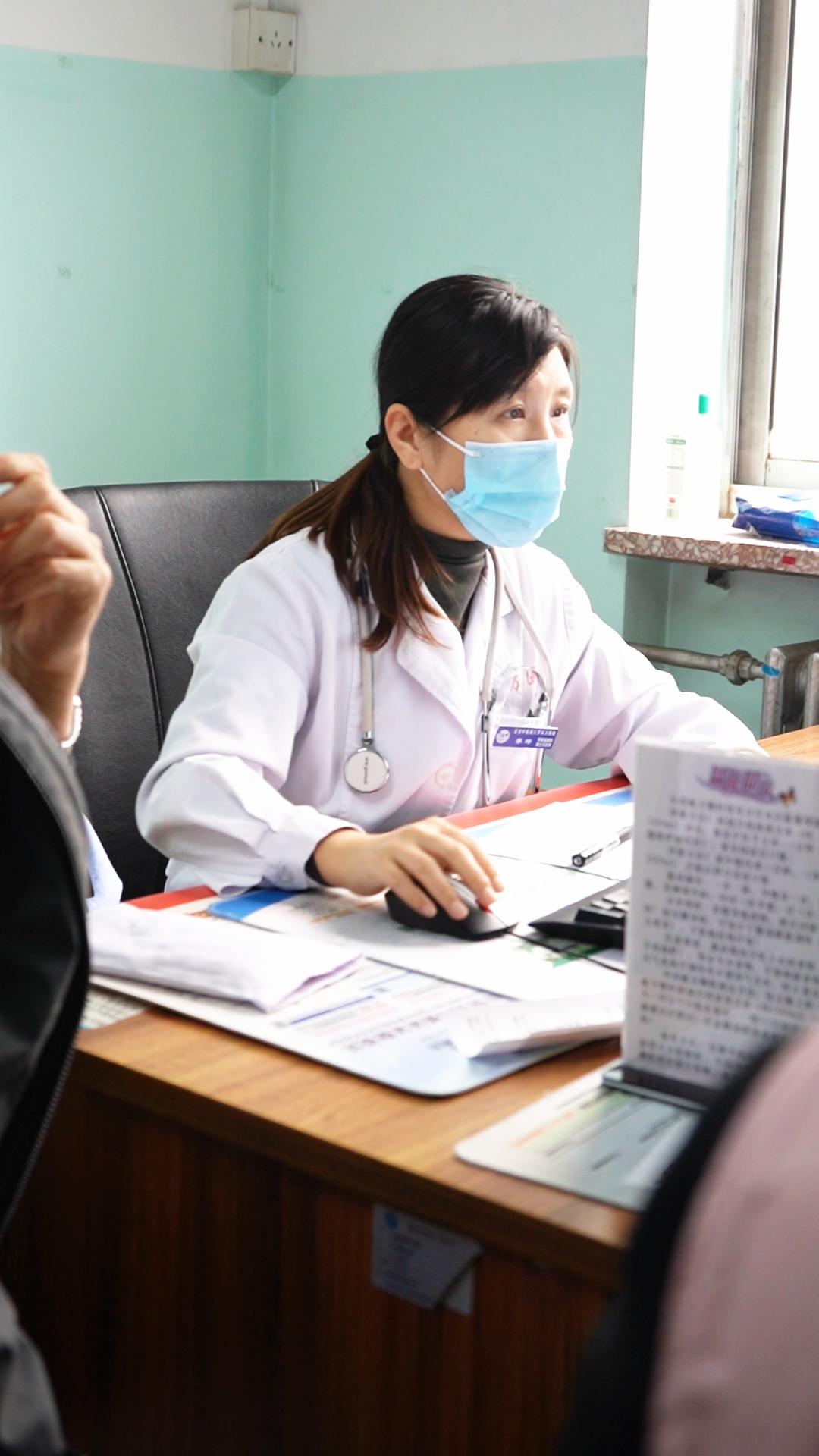 咳嗽变异性哮喘，久咳不愈，病根不在肺而在气

没有感冒发烧，检查也没有明显炎症，