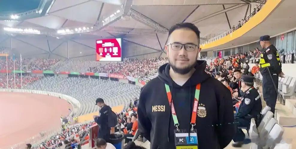 李金羽潘伟力预测世界杯李金羽解说美加墨世界杯首秀   大力神杯最终花落谁家？两位
