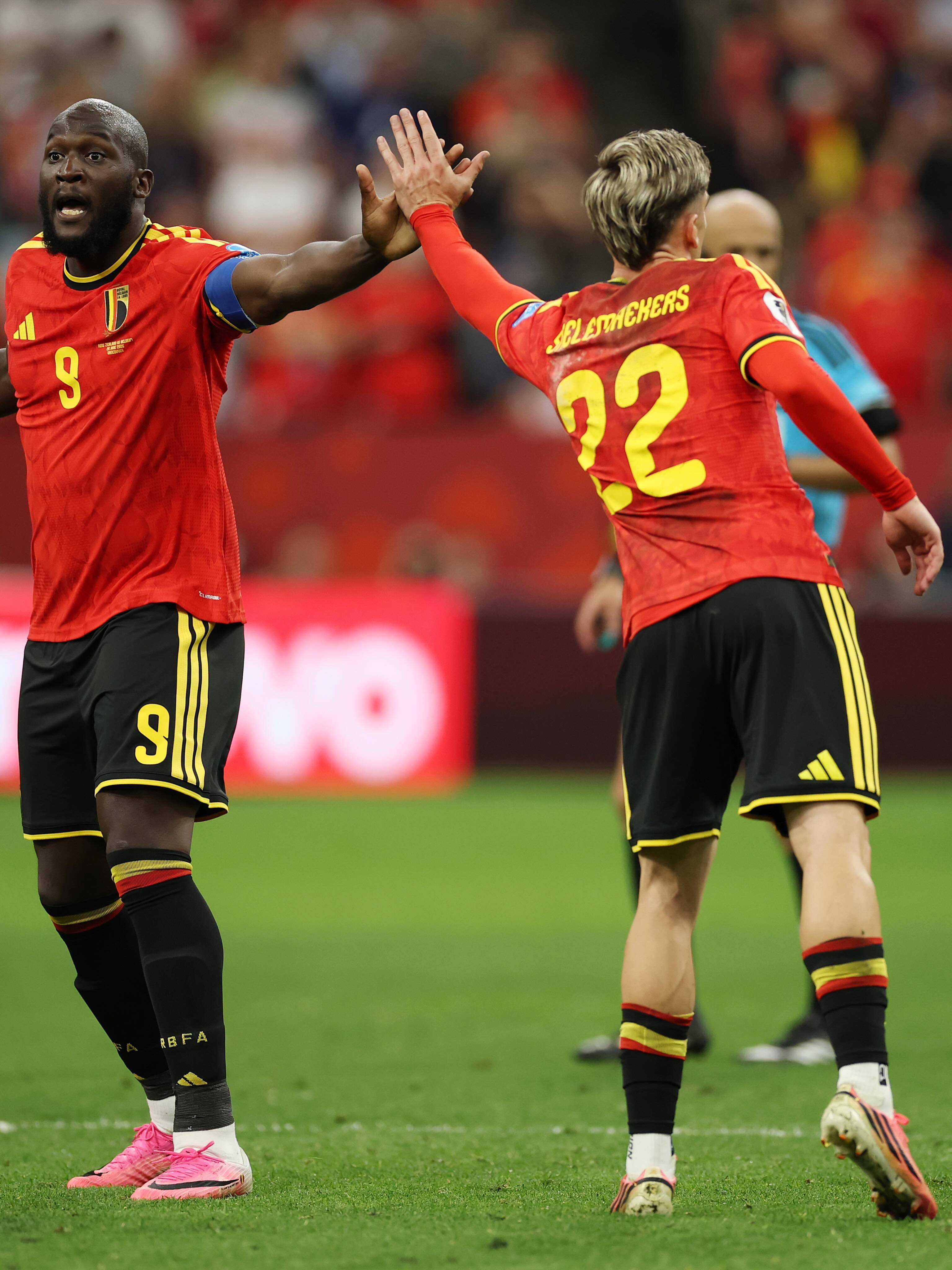 【萨勒马科尔斯🇧🇪】 “第一个世界杯 进球，而且今天满27岁，感觉就是不一样