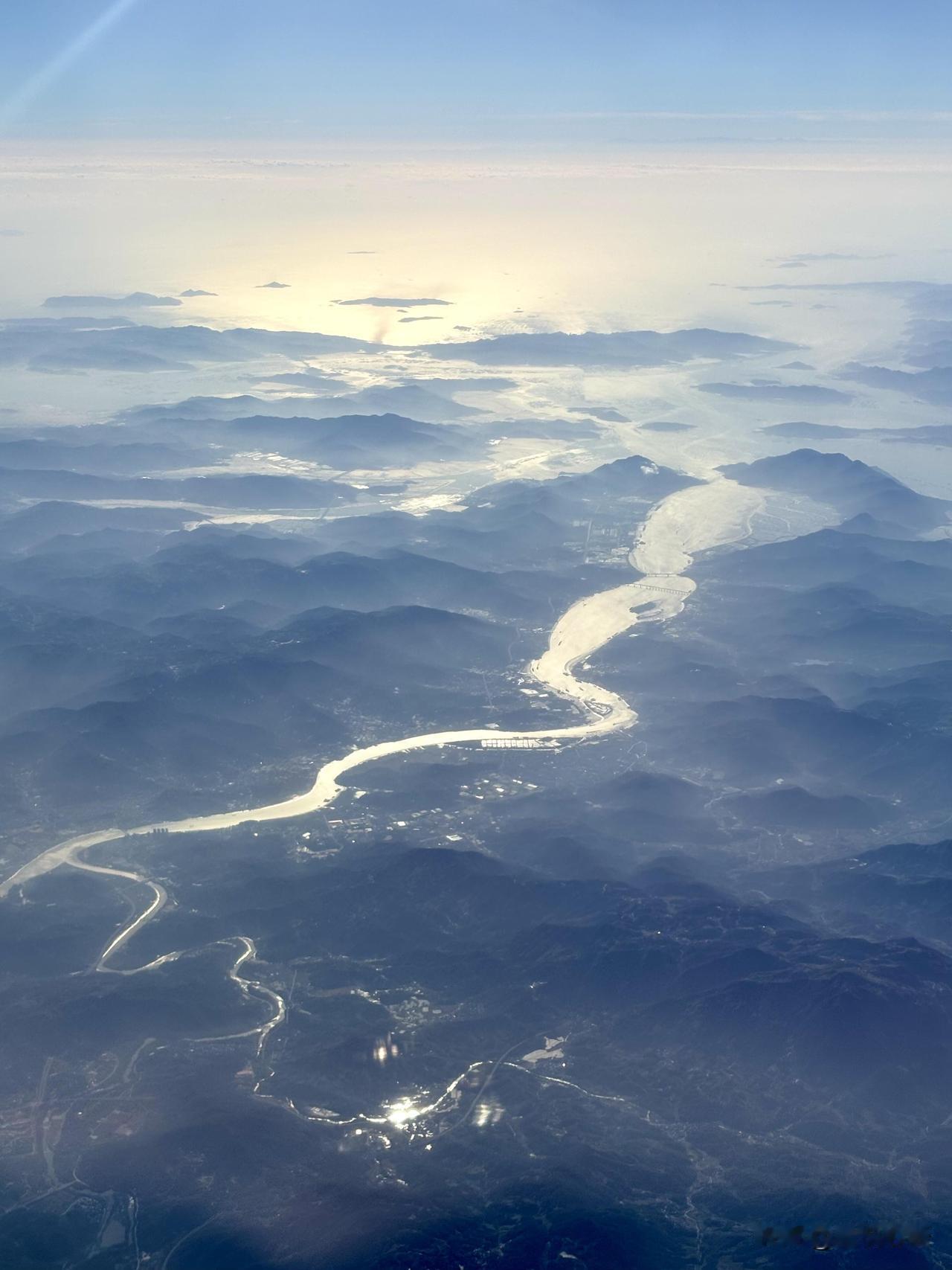 从飞机上看福建，
才懂“八山一水一分田”有多写实！

从高空俯瞰福建的瞬间，直接