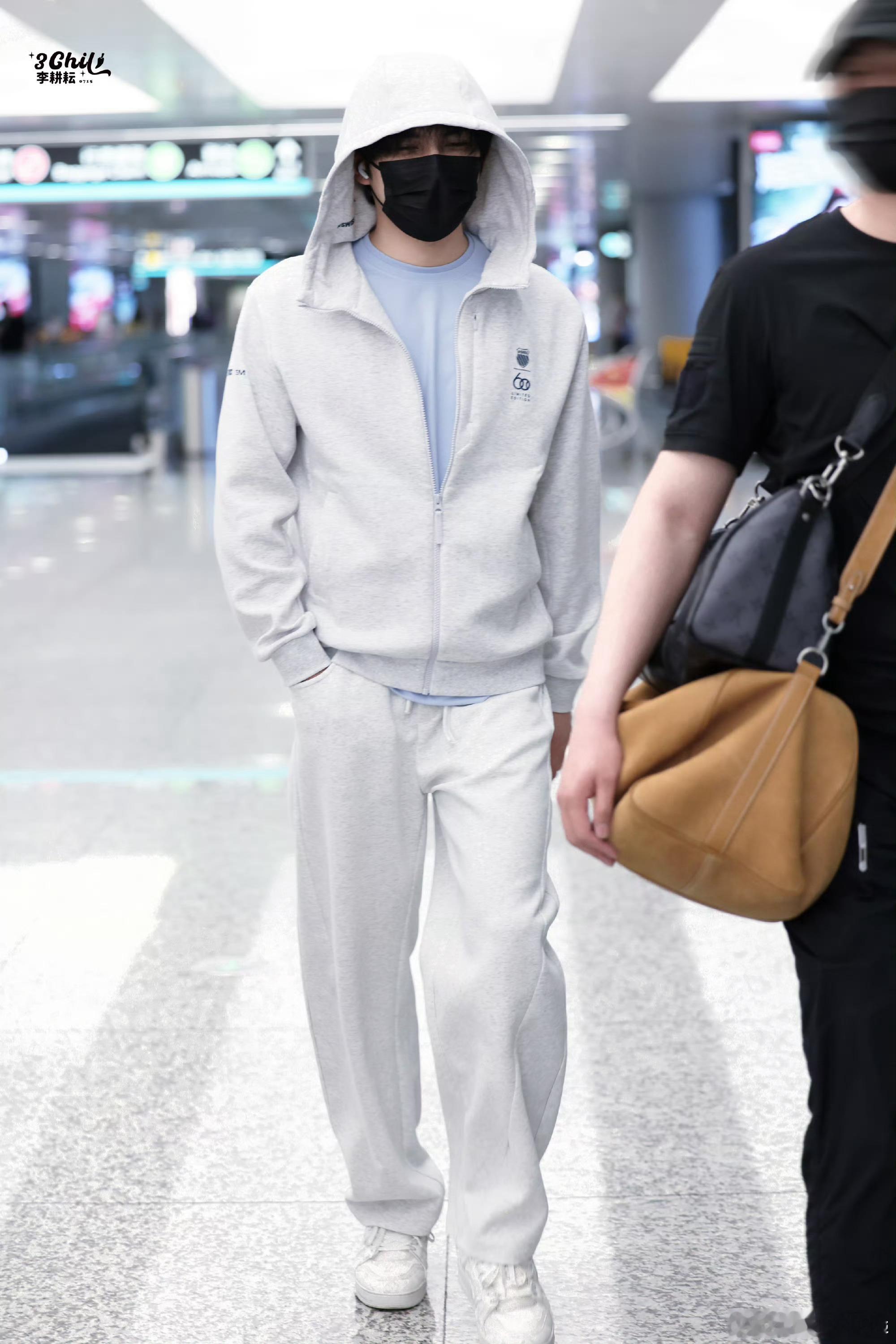 李耕耘 lgy李耕耘0715生日快乐 “你是我褪去新鲜感仍然心动的人”