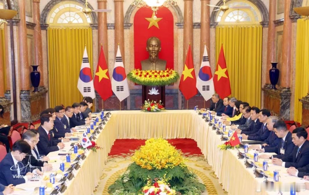 李在明访问越南，韩越两国签署谅解合作备忘录，涵盖核能、AI和安全等领域。越南还欢