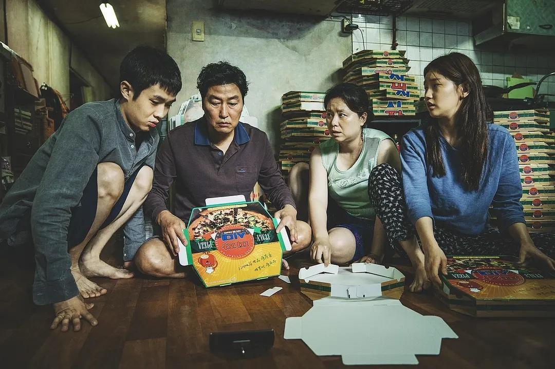 2026年电影《寄生虫》时隔七年重看，感觉很不适，穷人不会这么不堪，富人也不会这